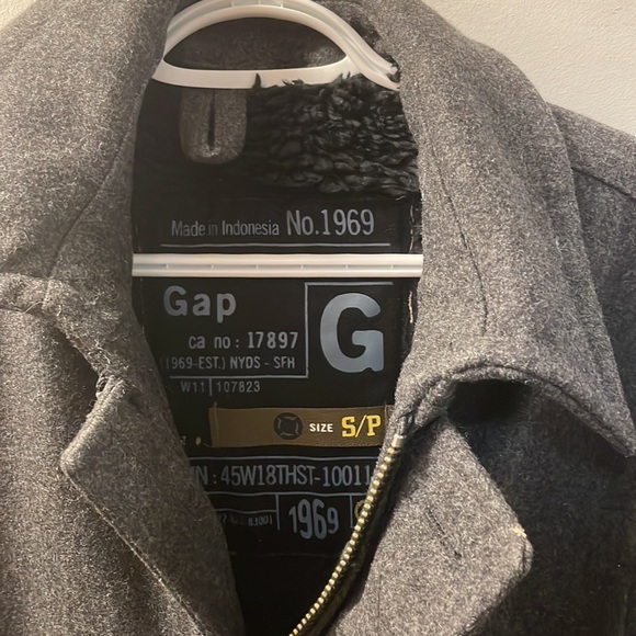 Polyester Coat (Gap) 3/4 length - Picture 2 of 6